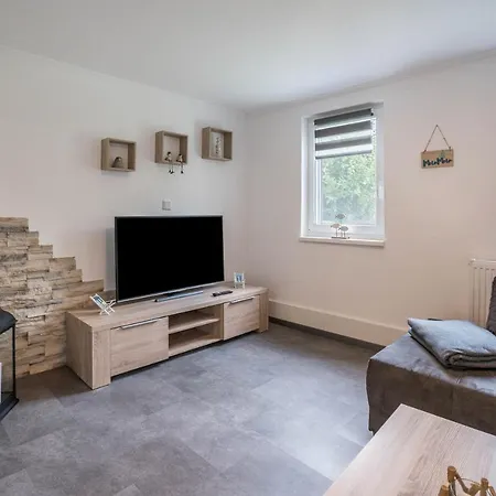 Ferienwohnung 9 Und 40 Thunum Экстерьер фото