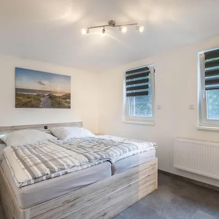 Ferienwohnung 9 Und 40 Thunum Экстерьер фото
