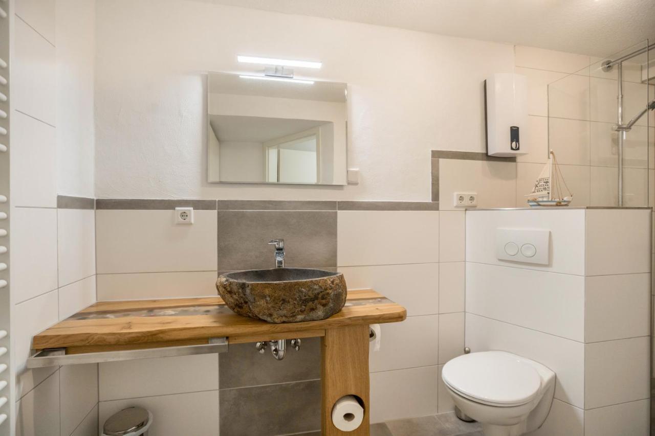 9 Und 40 Apartment *